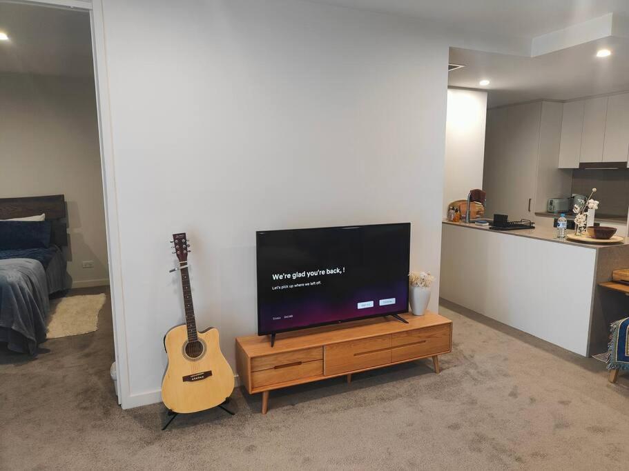 Lakeside Apartment, Walking Distance To Foreshore Kingston エクステリア 写真
